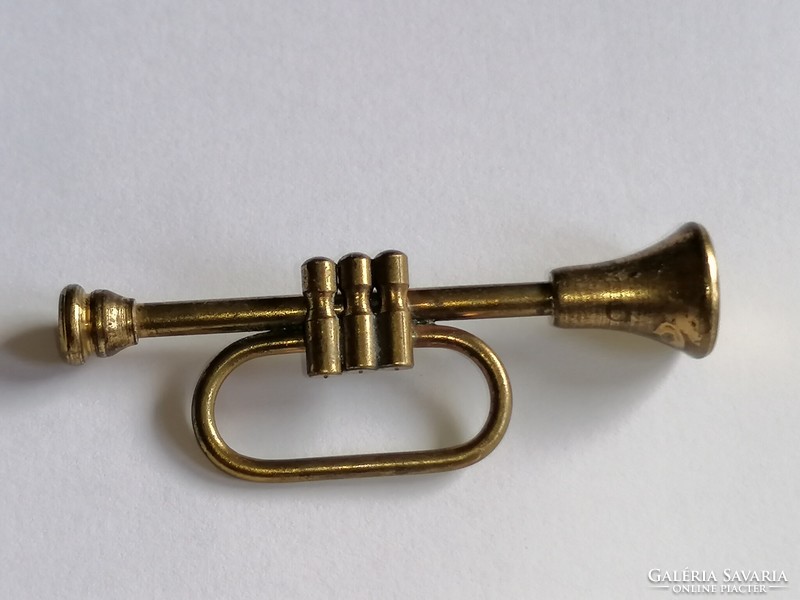 For a retro doll house, metal mini trumpet 37.