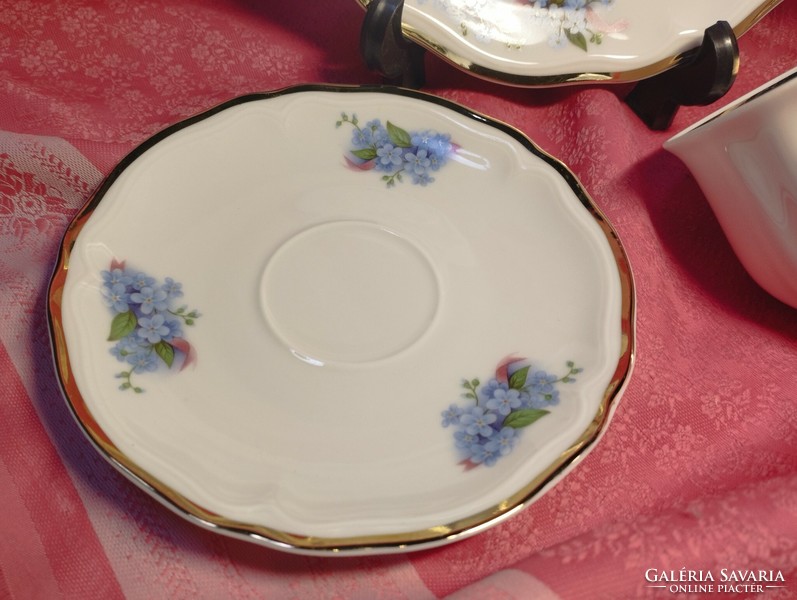 Beautiful 3-piece porcelain breakfast dish with daisy bow