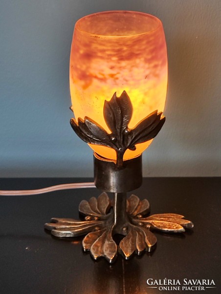 Small table lamp (veilleuse)