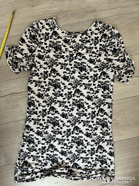 Orsay hosszított póló/tunika krém-fekete virágos, sztrecspamut, M