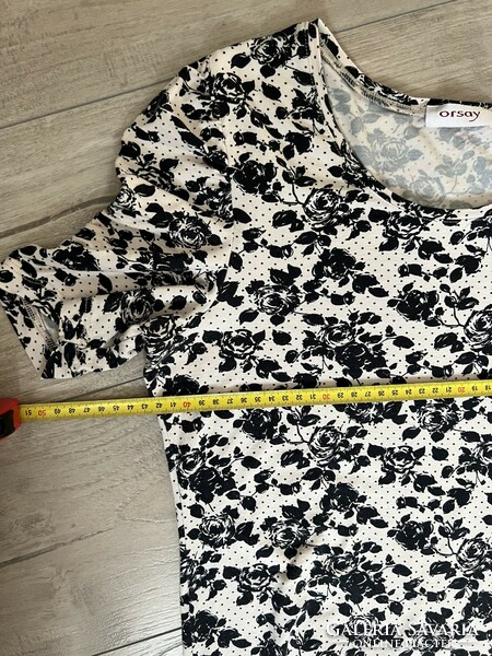 Orsay hosszított póló/tunika krém-fekete virágos, sztrecspamut, M