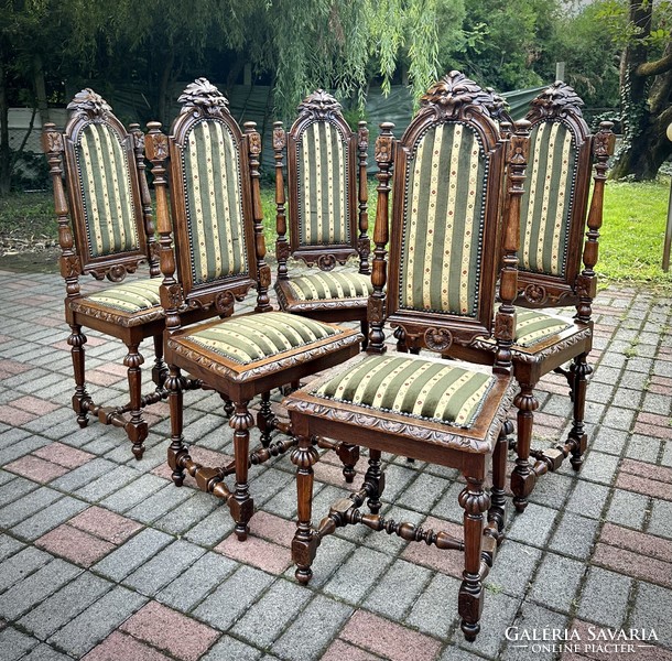 Reneszánsz stílusú székek