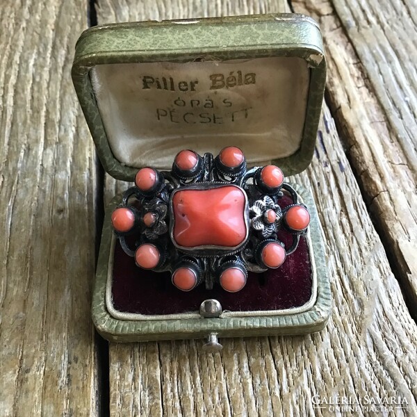 Antique zoltan white silver brooch decorated with noble coral