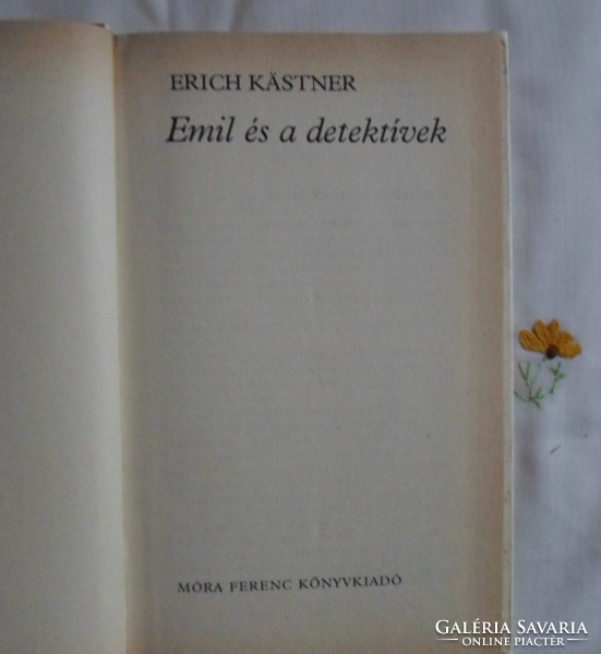 Erich Kästner: Emil és a detektívek (Móra, 1983; ifjúsági regény)