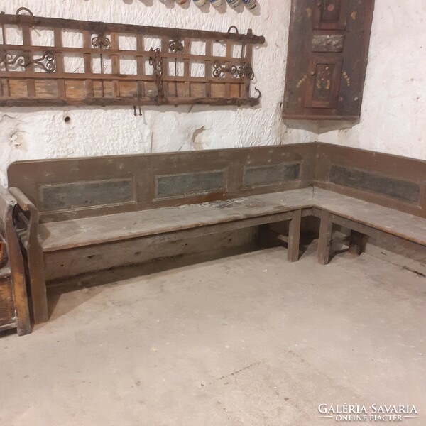 Old folk corner bench