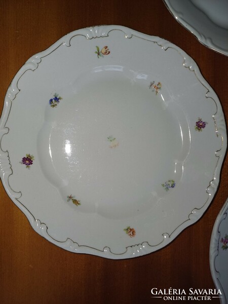 Old Zsolnay plates with different patterns according to kepek