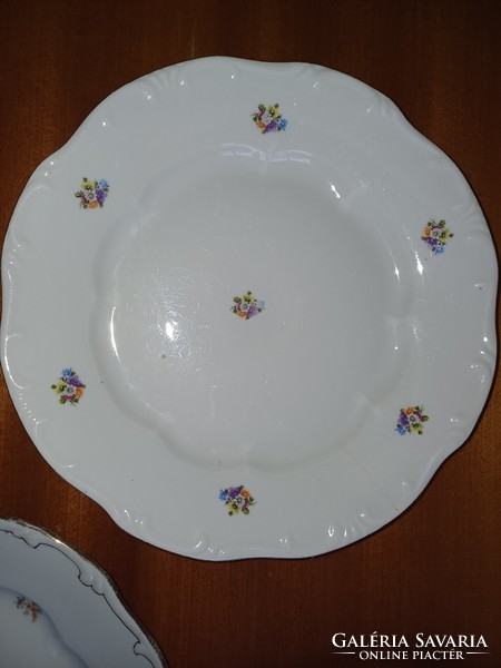 Old Zsolnay plates with different patterns according to kepek