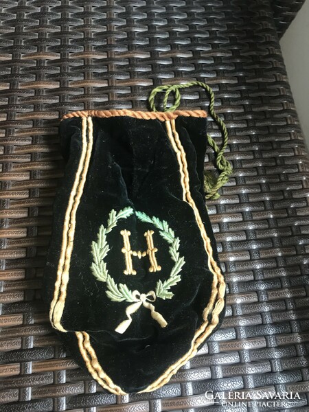 Antique pipe bag