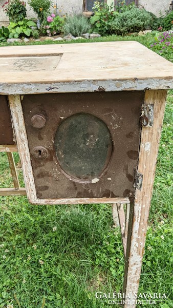 Dressing table (to be renovated)