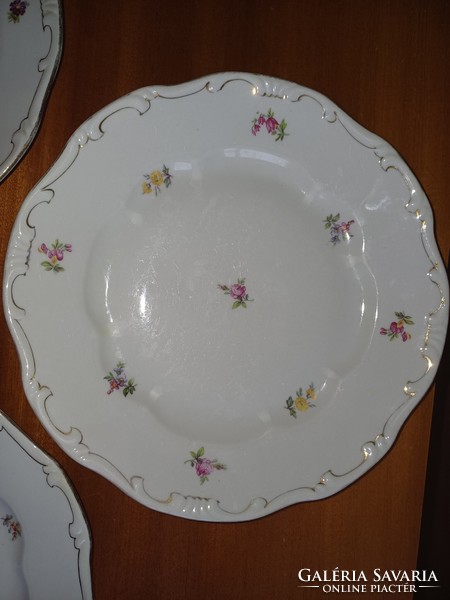 Old Zsolnay plates with different patterns according to kepek