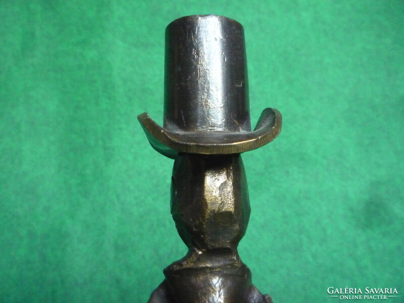 The top hat.