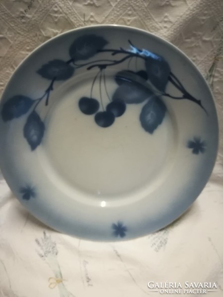 Round serving bowl with cherry decoration /teplitz/