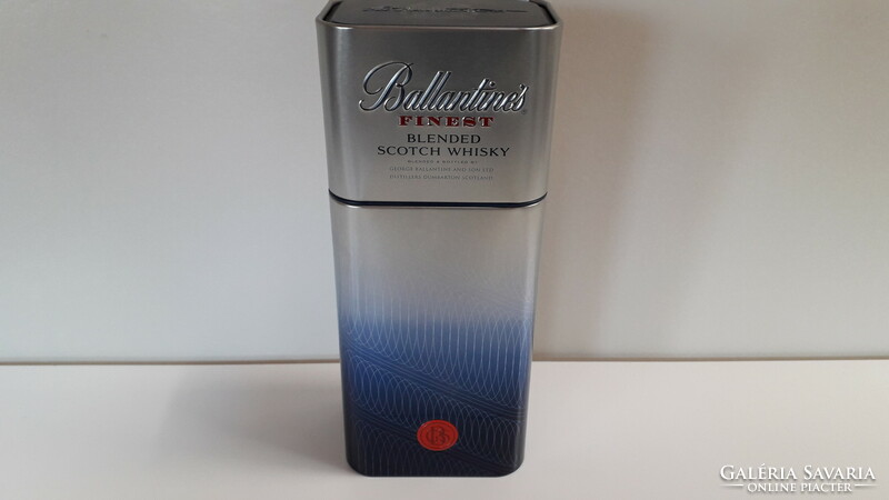 Szögletes Ballantines whiskys fém díszdoboz