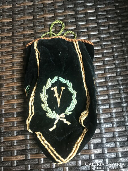 Antique pipe bag