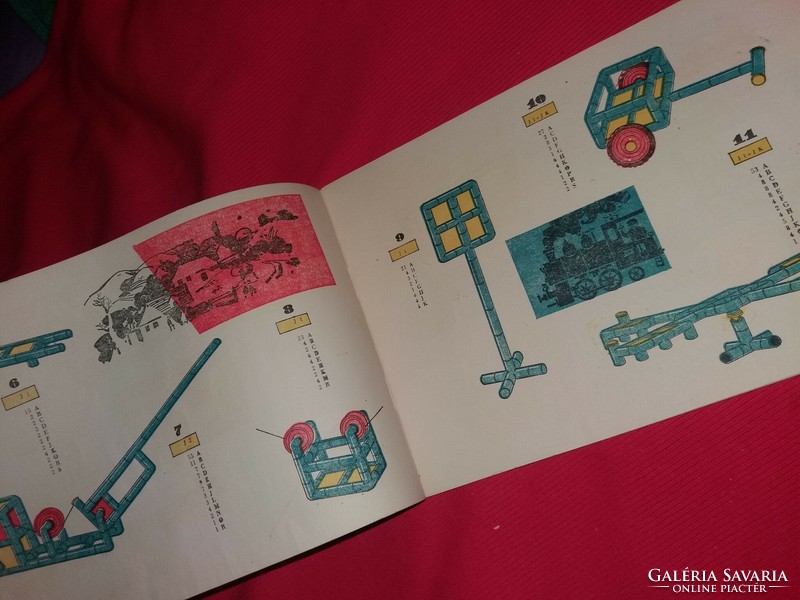 Collectors of almost antique java construction cabinet construction toy instruction and parts booklet according to the pictures 2.