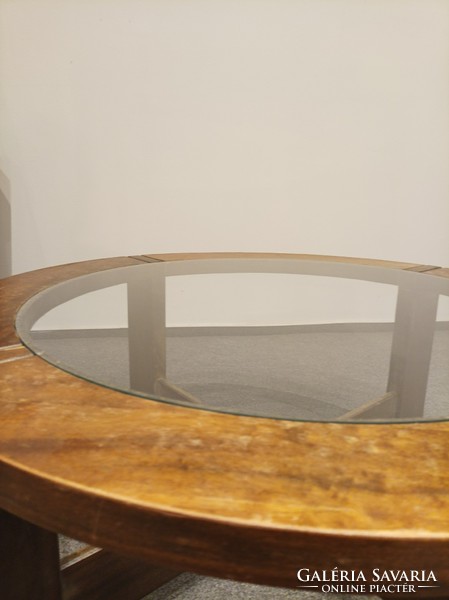 Art deco round table