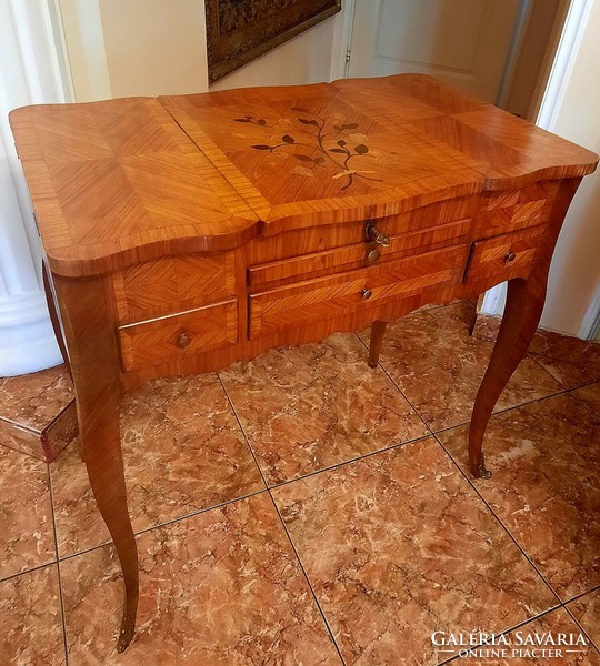 Inlaid dressing table / dressing table with desk