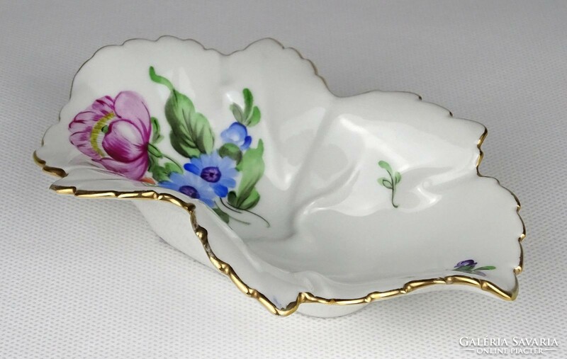 1N699 Herend porcelain leaf-shaped ashtray