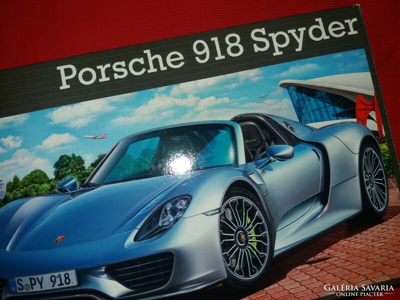 Minőségi REVELL  Porsche - 918 Spyder makett  KIT szett modellautó dobozával 1:24 a képek szerint