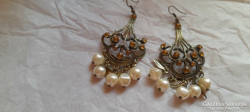 Pearl earrings with yellow stones, Sumni brand