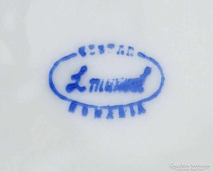 1N703 Áttört hófehér porcelán kínáló kosár 13.5 cm