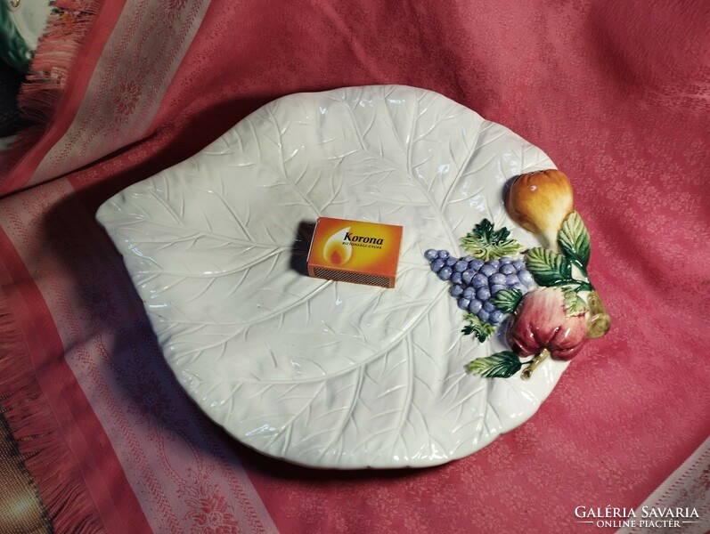 Olasz gyümölcs kínáló porcelán levél, asztalközép