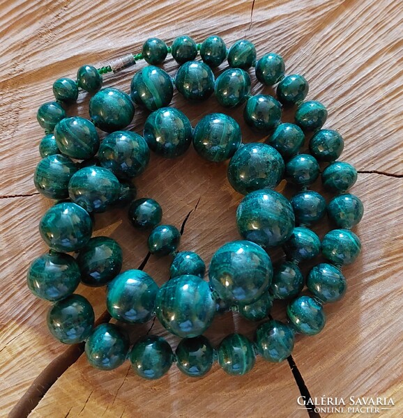 Huge malachite necklace with small glass spacers