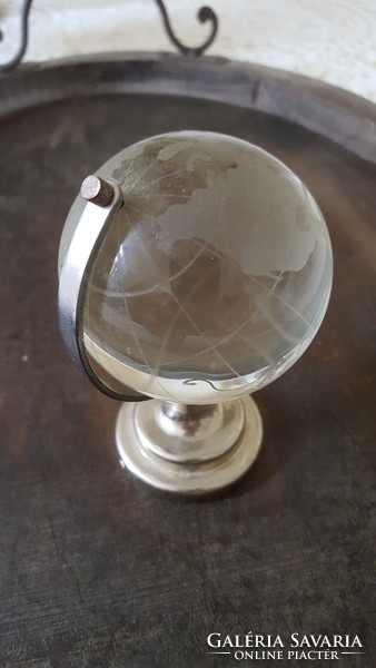Gravírozott üveg földgömb,asztaldísz