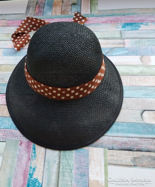 Black straw hat