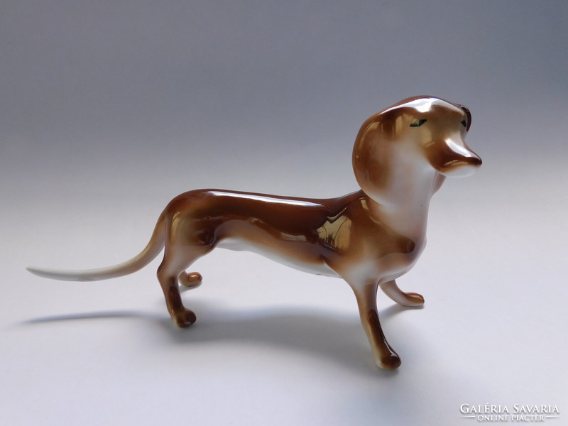 Raven house dachshund figure