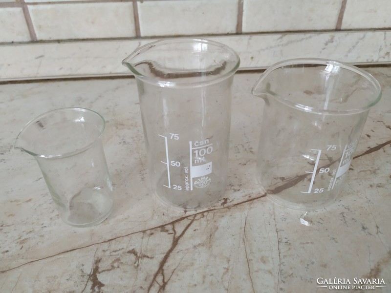 Czeszlovak glass 100 ml, measuring device, flask, 3 pieces for sale!