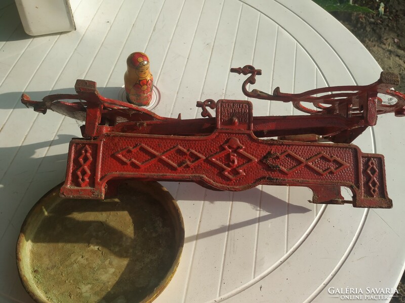 Antique cube scale, household two-tray scale for sale!