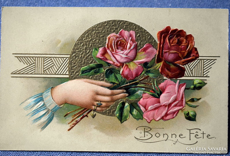 Antik dombornyomott üdvözlő  képeslap  rózsát tartó kéz