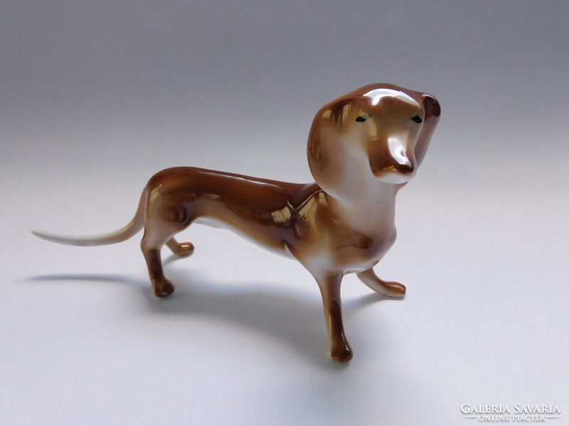 Raven house dachshund figure