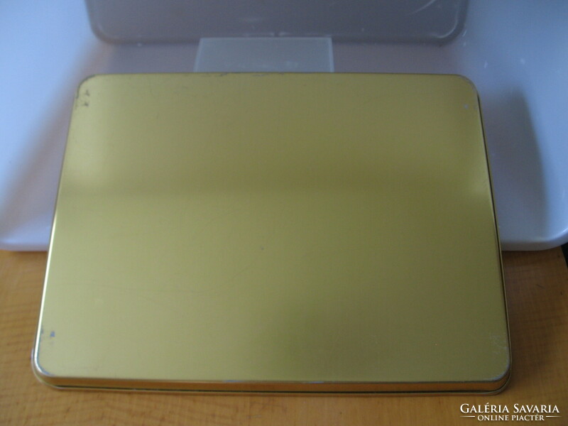 Retro golden aluminum tray