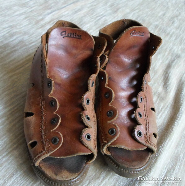 Girl's lace-up sandals (brown leather)