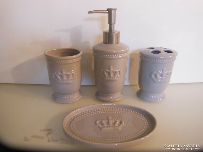 Bathroom set - new - 4 pcs - porcelain - soap dispenser - 20 x 7 cm - - German