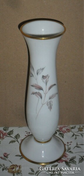 Vintage Furstenberg German porcelain vase with gilt rim and leaf pattern. 20 cm high.