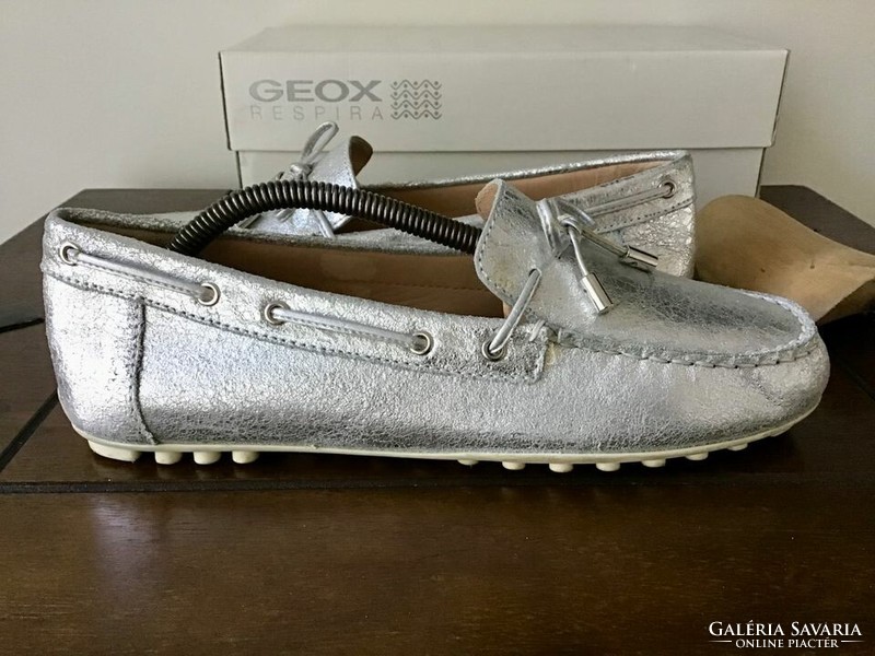 GEOX márkájú női 37-es mokaszin, dobozában, nagyon kényelmes cipő