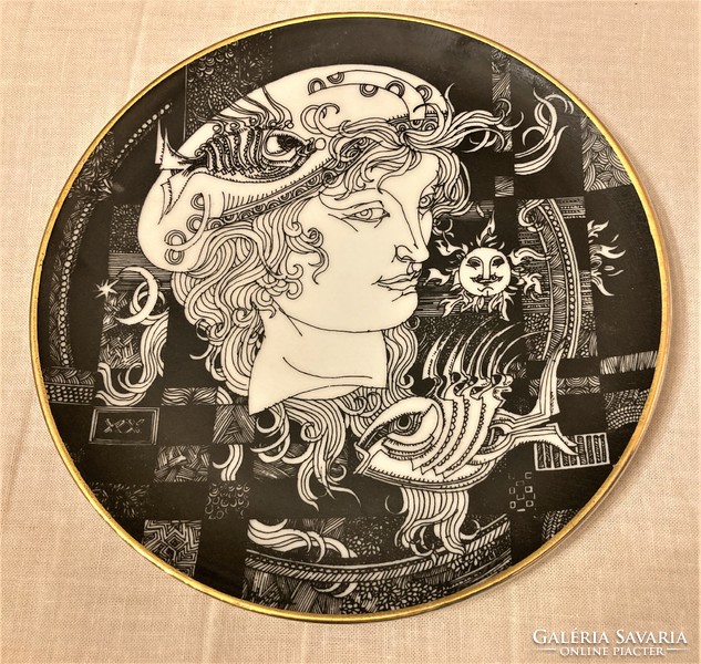 Saxon endre, gilded raven house decorative plate