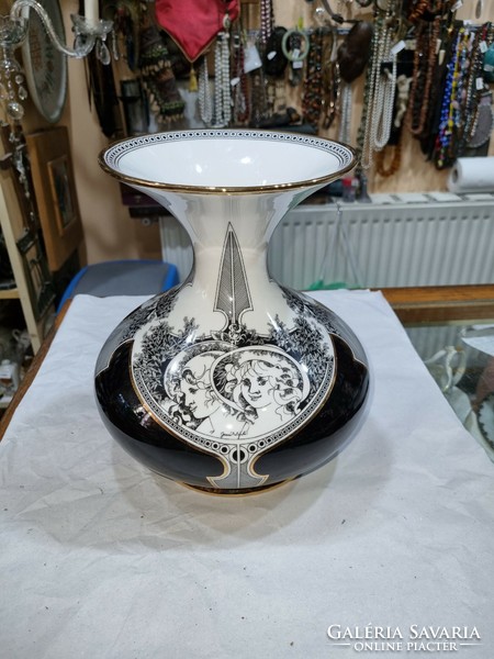 Hollóházi porcelán Jurcsák váza