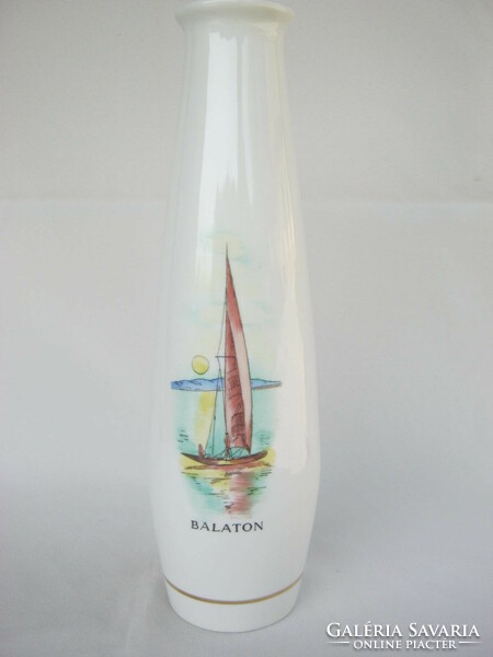 Retro ... Balatoni emlék Aquincumi porcelán váza nagy méretű 27 cm vitorlás hajóval