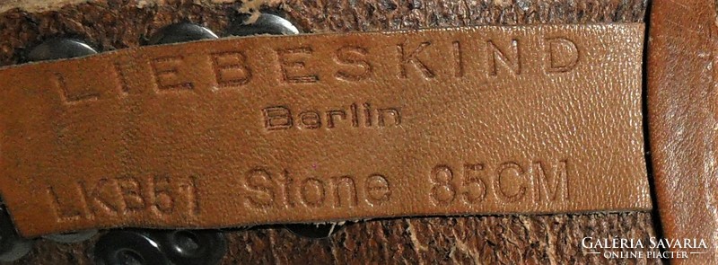 Liebeskind berlin, full-length studded thick leather belt. 107 X 4 cm.