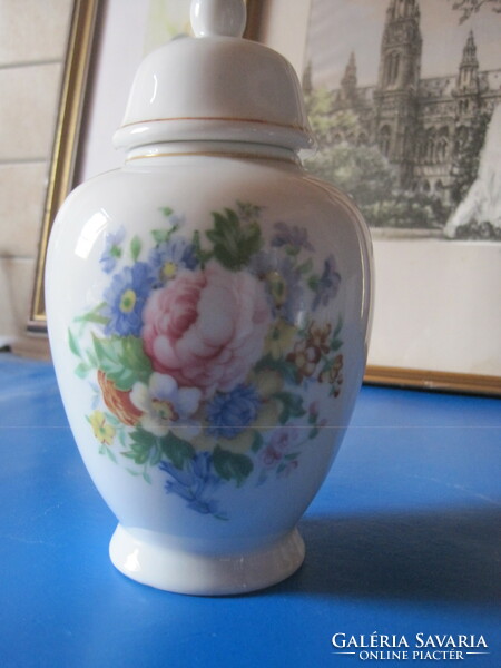 Mária Terézia porcelán váza,dobozáben.