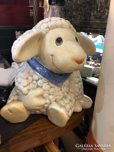 Kék szemű bárány kerámia szobor, 16 cm-es magasságú