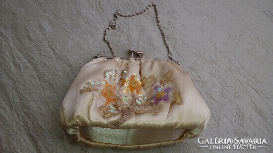 Flitteres-gyöngyös, aranyló színű alkalmi kistáska, színházi / báli táska, clutch