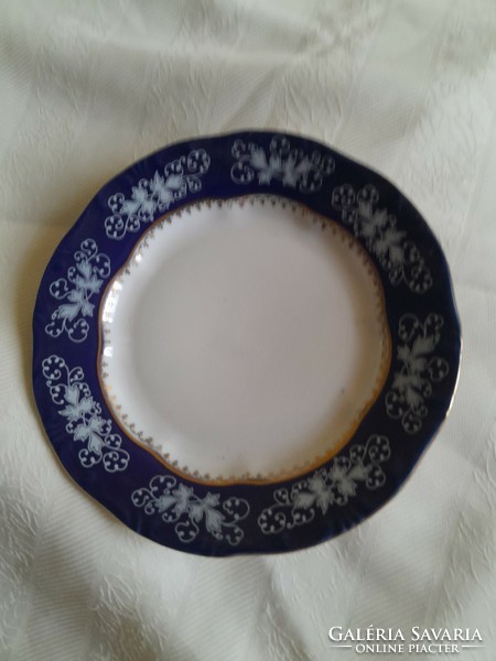 Zsolnay pompadour plate cookie