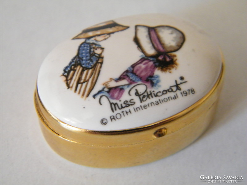 Vintage Miss Petticoat (1978) porcelán tetejű gyógyszertartó dobozka