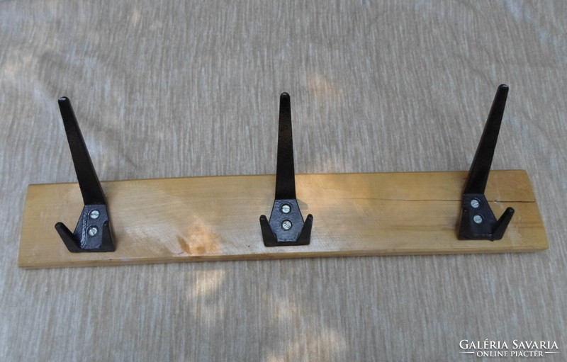 Retro wall hanger (wooden, large)