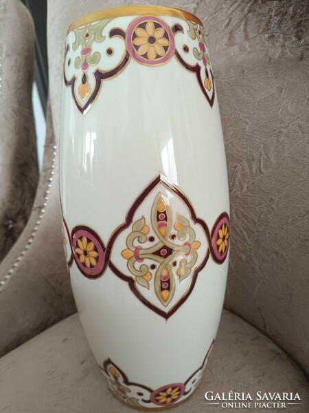 Zsolnay's cigar vase is a rare decoration